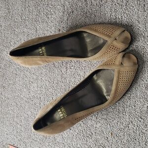 Vintage Stuart Weitzman leather brown peep toe heels size 5?